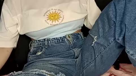 Annie online show from January 8, 2025, 10:48 pm