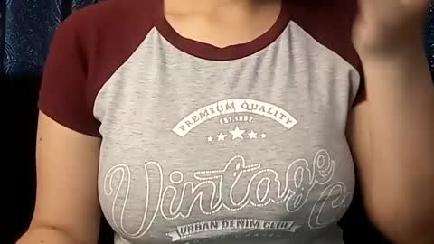 Annie online show from February 10, 2025, 10:09 pm