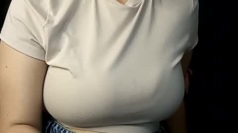 Annie online show from February 25, 2025, 11:11 pm