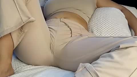 Annie online show from March 10, 2025, 8:12 pm