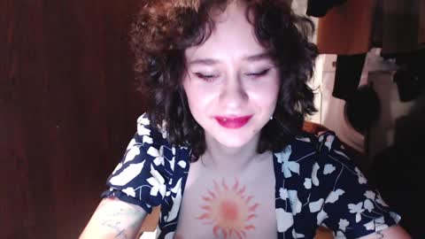 Snapshot of sunshinehella chatting on December 4, 2024, 12:03 pm Hella online show from December 4, 2024, 12:03 pm