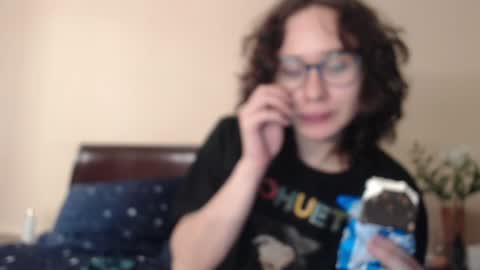 Snapshot of sunshinehella chatting on February 2, 2025, 10:28 pm Hella online show from February 2, 2025, 10:28 pm