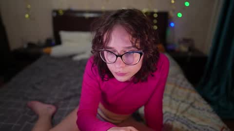 Snapshot of sunshinehella chatting on February 23, 2025, 4:02 pm Hella online show from February 23, 2025, 4:02 pm