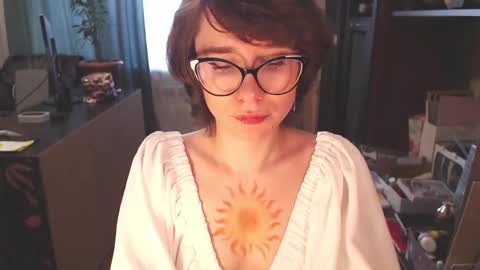 Snapshot of sunshinehella chatting on November 17, 2025, 6:41 am Hella online show from November 17, 2025, 6:41 am