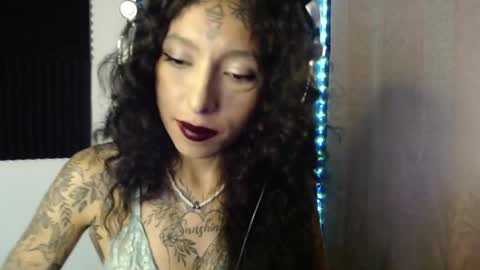 Snapshot of sunshinemiracle chatting on May 26, 2026, 1:45 am Sun - online show from May 26, 2026, 1:45 am