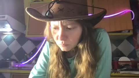 Snapshot of super_jony chatting on November 18, 2025, 9:25 am super jony and Marta GMT 1300-1800 every day online show from November 18, 2025, 9:25 am