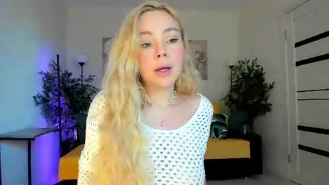 Snapshot of super_peach chatting on June 10, 2026, 5:07 am Jenn online show from June 10, 2026, 5:07 am