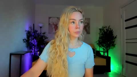 Snapshot of super_peach chatting on July 5, 2026, 4:07 am Jenn online show from July 5, 2026, 4:07 am