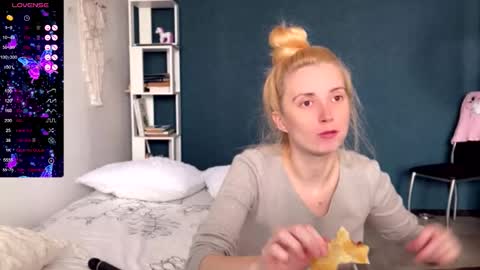 Snapshot of super_peach_stream chatting on November 25, 2025, 10:26 am ANNApvt open full info in bio online show from November 25, 2025, 10:26 am