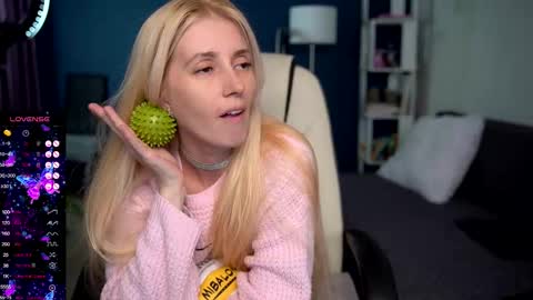 Snapshot of super_peach_stream chatting on December 15, 2025, 12:20 pm ANNApvt open full info in bio online show from December 15, 2025, 12:20 pm