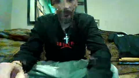 Snapshot of superd512 chatting on December 5, 2024, 11:29 pm Guero Cash online show from December 5, 2024, 11:29 pm