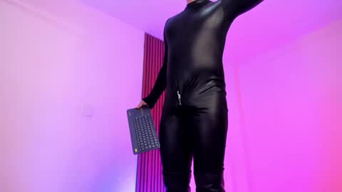 Snapshot of suprasexyjohn chatting on November 29, 2025, 8:01 pm llllSupra llll online show from November 29, 2025, 8:01 pm