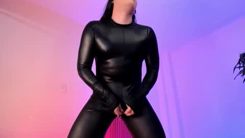 Snapshot of suprasexyjohn chatting on January 18, 2026, 6:23 pm llllSupra llll online show from January 18, 2026, 6:23 pm