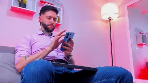 supreme_alpha_ online show from November 25, 2025, 7:25 pm