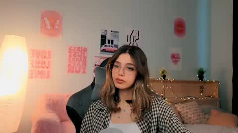 Snapshot of surfcheff chatting on March 19, 2026, 12:31 pm Sara online show from March 19, 2026, 12:31 pm