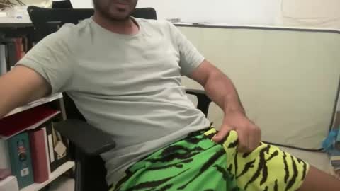 Snapshot of surftravel chatting on February 28, 2025, 8:07 pm surftravel online show from February 28, 2025, 8:07 pm
