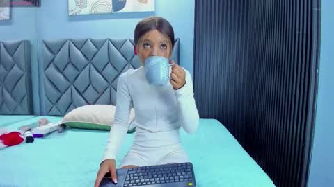 Snapshot of susana_sanchezz chatting on March 3, 2026, 12:44 pm susana_sanchezz online show from March 3, 2026, 12:44 pm