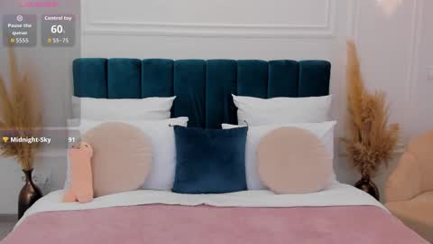 Snapshot of susanblare chatting on November 10, 2025, 1:32 pm Susan online show from November 10, 2025, 1:32 pm