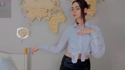 susannahtrojahn online show from February 16, 2026, 3:19 pm