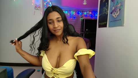 Snapshot of susanrhodes chatting on February 3, 2025, 1:30 am Andrea - Migue online show from February 3, 2025, 1:30 am