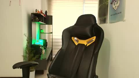 Snapshot of susanrhodes_ chatting on November 6, 2025, 12:28 pm Susan Rhodes online show from November 6, 2025, 12:28 pm