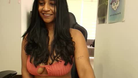 Snapshot of susanrhodes_ chatting on November 13, 2025, 1:21 pm Susan Rhodes online show from November 13, 2025, 1:21 pm