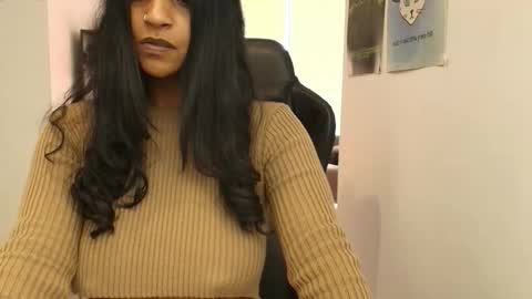 Snapshot of susanrhodes_ chatting on December 3, 2025, 12:25 pm Susan Rhodes online show from December 3, 2025, 12:25 pm