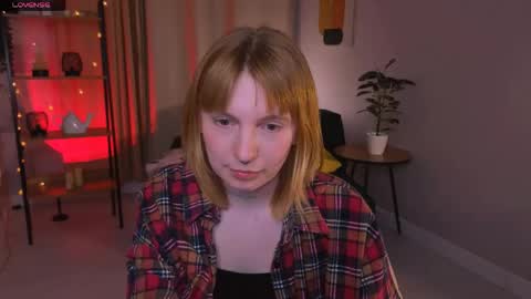 Snapshot of susie_miu chatting on April 22, 2026, 9:49 pm SUSIE 3 online show from April 22, 2026, 9:49 pm