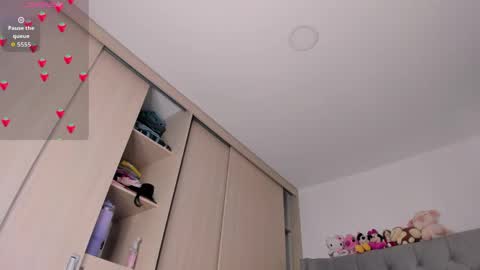 Snapshot of sussan_dream chatting on April 19, 2026, 5:34 pm Juliana garcia online show from April 19, 2026, 5:34 pm