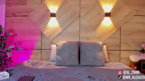 sussan online show from February 24, 2026, 7:45 pm