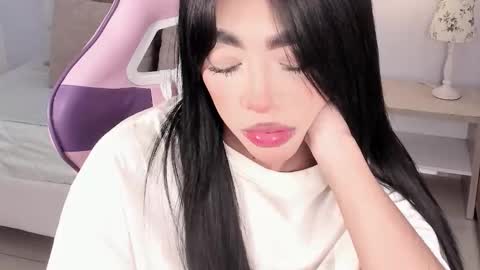 Snapshot of sussie_thompsom chatting on December 19, 2025, 5:31 pm Sussie Tompsom online show from December 19, 2025, 5:31 pm