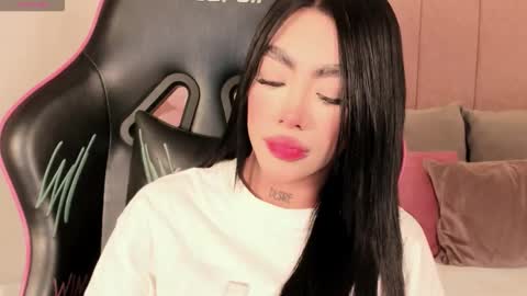 Snapshot of sussie_thompsom chatting on February 23, 2026, 5:10 pm Sussie Tompsom online show from February 23, 2026, 5:10 pm