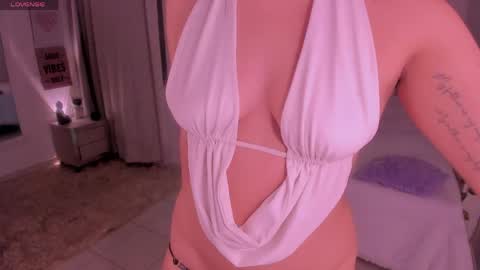 sussy_bell_ online show from May 8, 2026, 12:16 am