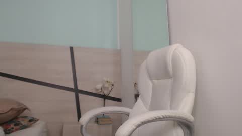 sussy leon online show from January 18, 2025, 6:32 pm