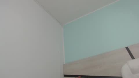 sussy leon online show from February 10, 2025, 6:24 pm