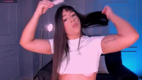 Snapshot of sussybell_ chatting on January 11, 2026, 3:11 am Sussy Bell online show from January 11, 2026, 3:11 am