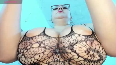susy bigboobss online show from January 17, 2026, 4:43 pm
