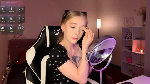 Snapshot of susyschuerholz chatting on April 2, 2026, 1:31 pm Jessica online show from April 2, 2026, 1:31 pm