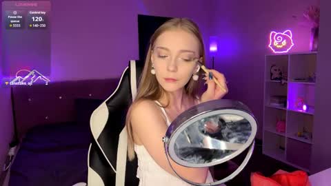 Snapshot of susyschuerholz chatting on April 12, 2026, 1:27 pm Jessica online show from April 12, 2026, 1:27 pm