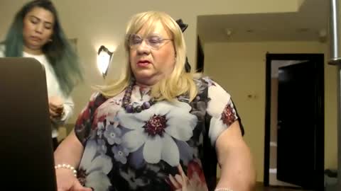 My name is Sissy or more fully Suzanna Aprilia Maria Mariquita Catarina Chinita Banci. Soy una puta - que chimba ladybug online show from February 28, 2025, 6:52 pm