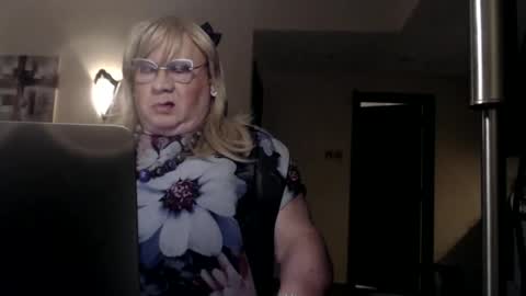 My name is Sissy or more fully Suzanna Aprilia Maria Mariquita Catarina Chinita Banci. Soy una puta - que chimba ladybug online show from February 28, 2025, 9:55 pm