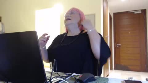 Snapshot of suzannebanci chatting on March 6, 2026, 4:58 pm My name is Sissy or more fully Suzanna Aprilia Maria Mariquita Catarina Chinita Banci. Soy una puta - que chimba ladybug online show from March 6, 2026, 4:58 pm