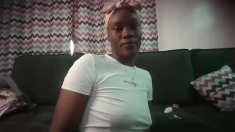 Wildpeachy online show from November 4, 2025, 10:47 am