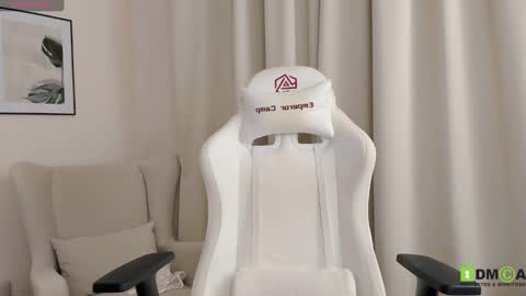 Suzy  next stream  Thursday Friday Saturday online show from December 27, 2024, 5:20 am