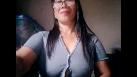 Snapshot of suzzie_hot chatting on January 12, 2025, 9:19 am suzzie_hot online show from January 12, 2025, 9:19 am