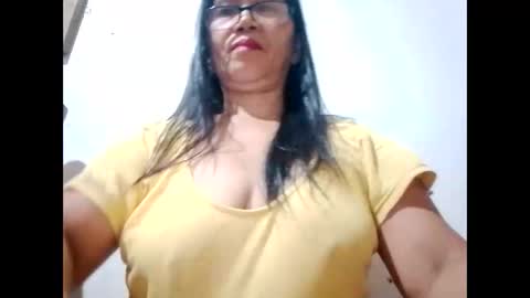 Snapshot of suzzie_hot chatting on January 17, 2025, 9:06 pm suzzie_hot online show from January 17, 2025, 9:06 pm