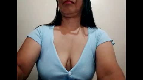 Snapshot of suzzie_hot chatting on February 9, 2025, 8:56 pm suzzie_hot online show from February 9, 2025, 8:56 pm