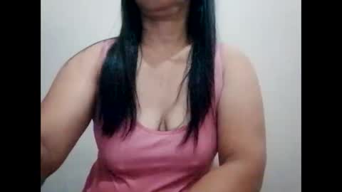 Snapshot of suzzie_hot chatting on February 21, 2025, 12:17 pm suzzie_hot online show from February 21, 2025, 12:17 pm