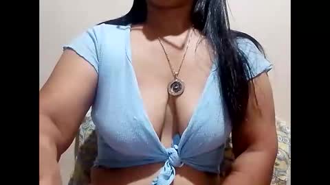 Snapshot of suzzie_hot chatting on March 4, 2025, 8:27 pm suzzie_hot online show from March 4, 2025, 8:27 pm