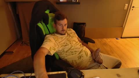 swaicy1990 online show from October 4, 2025, 8:18 pm